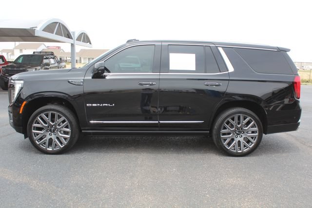 Used 2025 GMC Yukon Denali Ultimate w/ LPO, Floor Liner Package AWD/4WD image 9