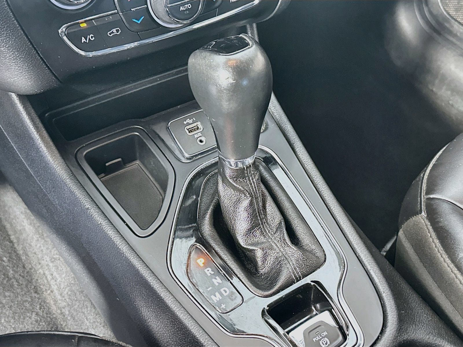 Used 2020 Jeep Cherokee Latitude Plus FWD image 16