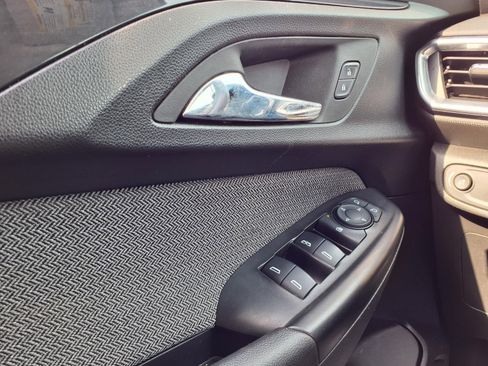 Used 2023 Chevrolet TrailBlazer LT image 19