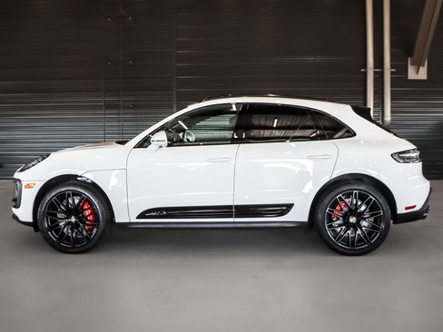 Used 2025 Porsche Macan GTS image 2