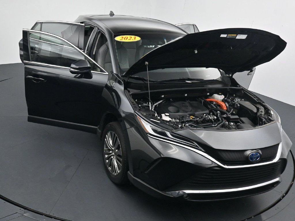 Used 2023 Toyota Venza Limited AWD/4WD image 39
