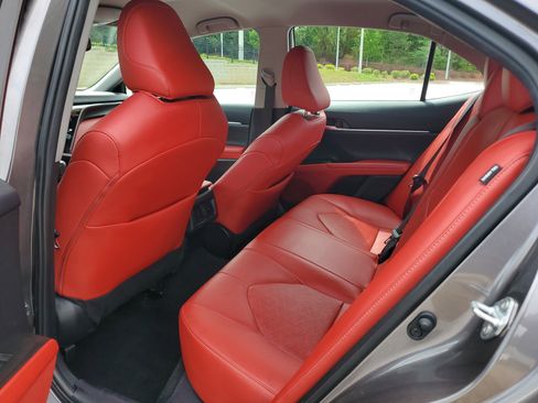 Used 2024 Toyota Camry XSE FWD image 10