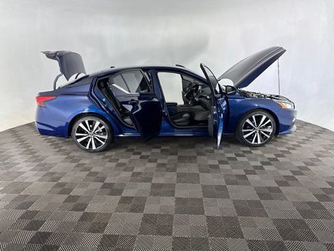 Used 2021 Nissan Altima 2.5 SR FWD image 13