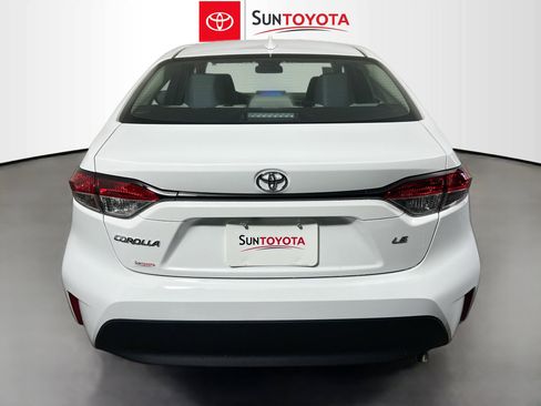 Used 2025 Toyota Corolla LE image 5