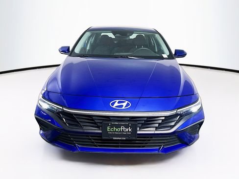 Used 2024 Hyundai Elantra SEL FWD image 2