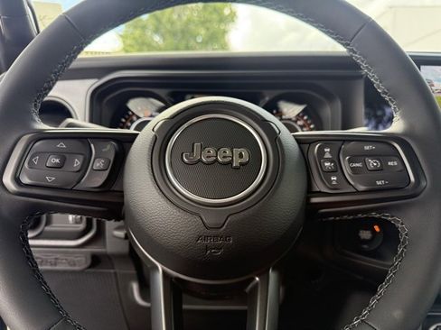 New 2025 Jeep Gladiator Sport image 24