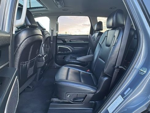 Used 2025 Kia Telluride S FWD image 34