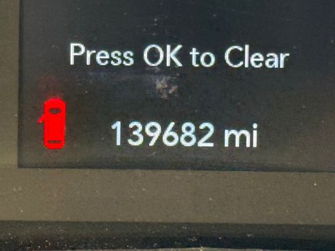 Used 2020 Jeep Cherokee Latitude Plus AWD/4WD image 30