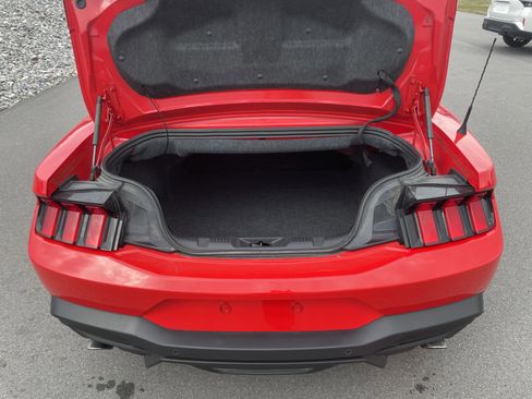 Used 2025 Ford Mustang Premium image 5
