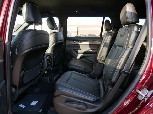 New 2025 Jeep Grand Cherokee L Limited w/ Black Appearance Package image 7