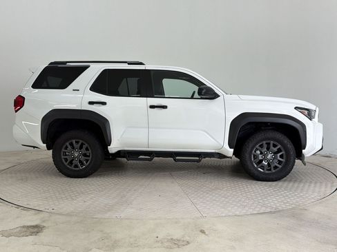 Used 2025 Toyota 4Runner SR5 AWD/4WD image 8