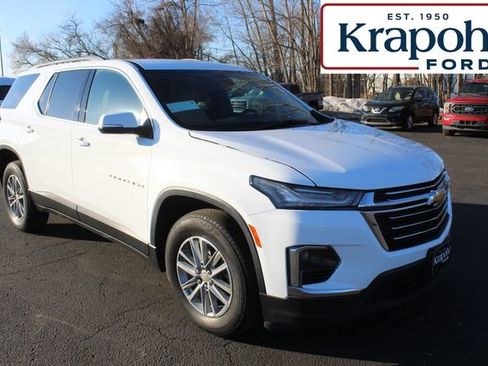 Used 2023 Chevrolet Traverse LT image 1