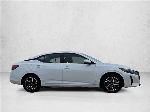 Used 2024 Nissan Sentra SV FWD image 4