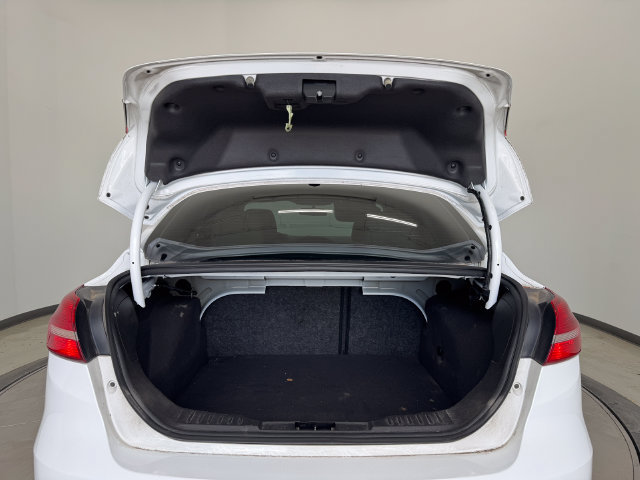 Used 2015 Ford Focus SE FWD image 30