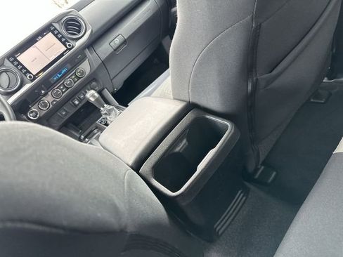 Used 2021 Toyota Tacoma TRD Sport image 23