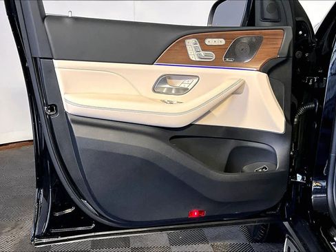 New 2026 Mercedes-Benz GLE 450 4MATIC image 11