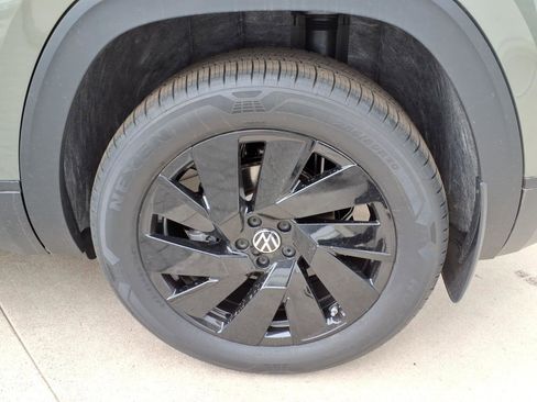 New 2026 Volkswagen Atlas Cross Sport SE image 11