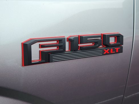 Used 2020 Ford F150 XLT w/ Equipment Group 302A Luxury AWD/4WD image 31