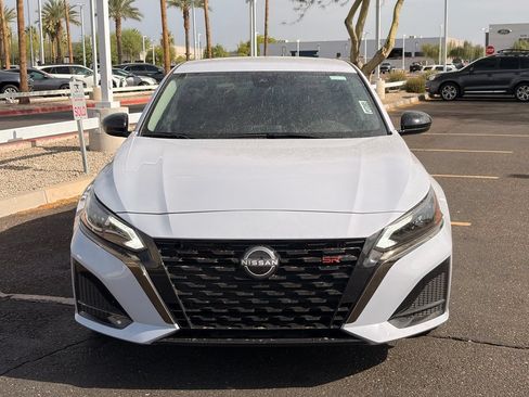 Certified 2025 Nissan Altima 2.5 SR FWD image 9