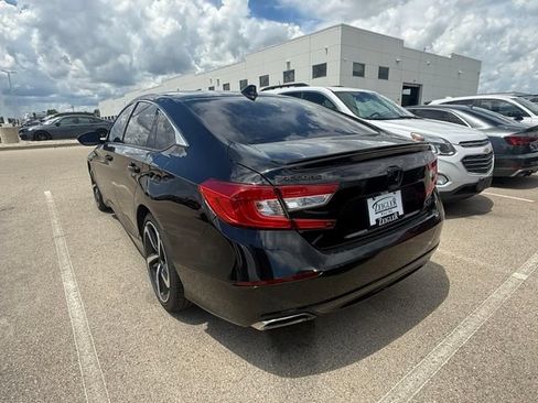 Used 2022 Honda Accord Sport image 2