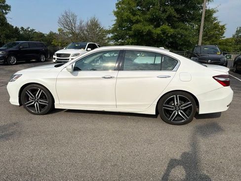 Used 2016 Honda Accord Touring image 6