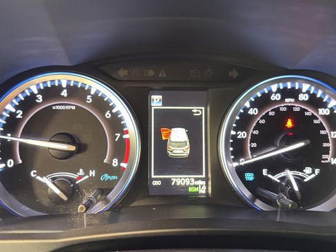 Used 2019 Toyota Highlander XLE AWD/4WD image 24