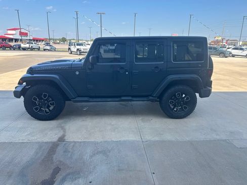 Used 2017 Jeep Wrangler Unlimited Sahara AWD/4WD image 26