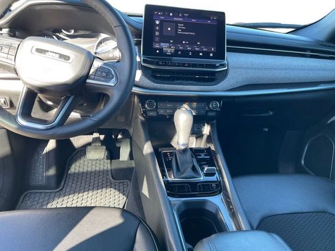 Used 2023 Jeep Compass Latitude w/ Convenience Group image 11