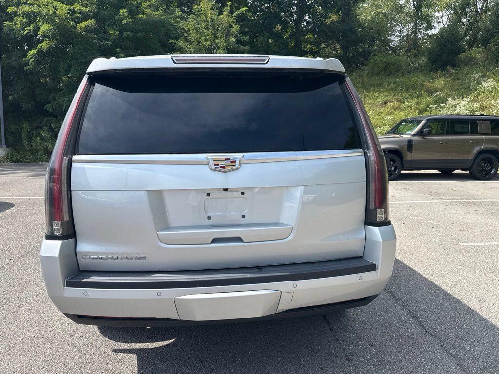 Used 2016 Cadillac Escalade Luxury AWD/4WD image 6