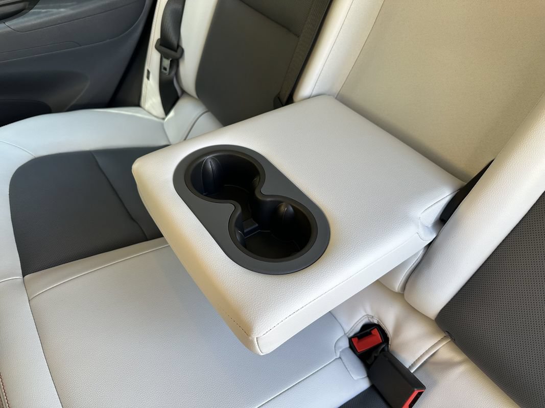 Used 2019 Chevrolet Bolt Premier w/ Infotainment Package FWD image 20