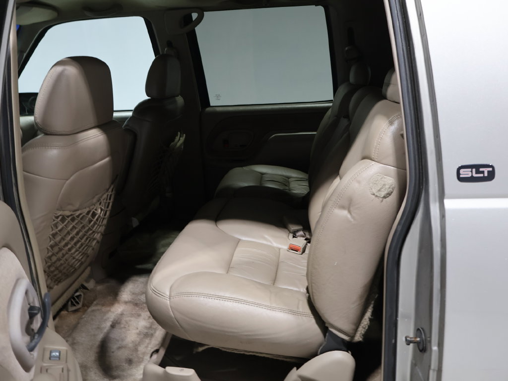 Used 1999 GMC Suburban 4WD w/ Marketing Opt Pkg 3 image 6