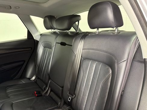 Used 2018 Audi Q5 2.0T Premium Plus w/ Premium Plus Package AWD/4WD image 18