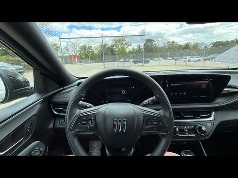 Used 2024 Buick Envista Preferred FWD image 11