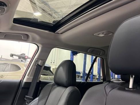 Certified 2025 Subaru Outback Limited image 17