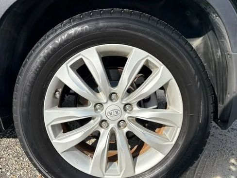 Used 2011 Kia Sorento EX w/ Premium Pkg FWD image 15