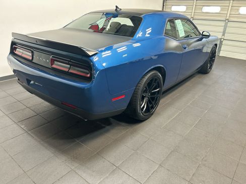 Used 2022 Dodge Challenger R/T Scat Pack w/ T/A Package RWD image 3