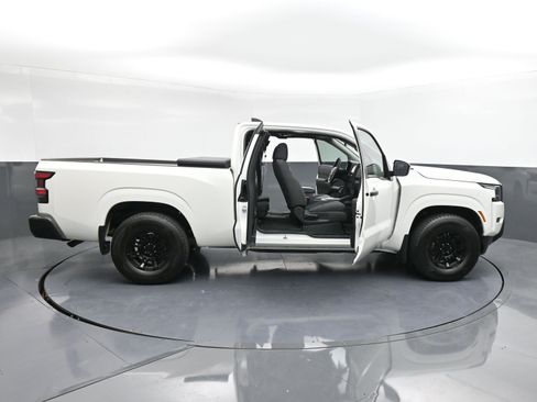 Used 2024 Nissan Frontier S w/ Technology Package image 42