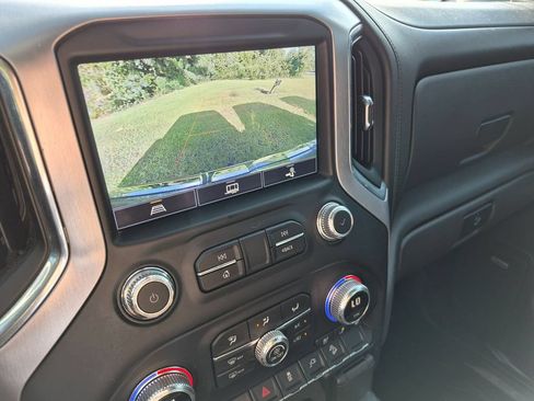 Used 2022 GMC Sierra 1500 SLT w/ SLT Premium Plus Package AWD/4WD image 18