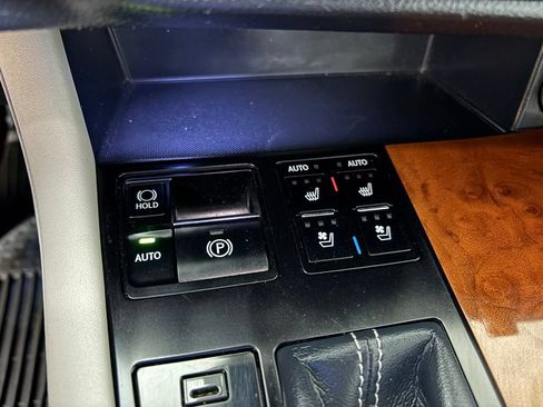 Used 2018 Lexus RX 450hL Premium w/ Premium Package AWD/4WD image 29