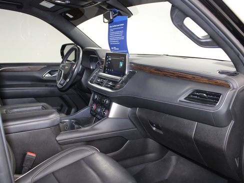 Used 2022 Chevrolet Suburban Premier RWD image 32