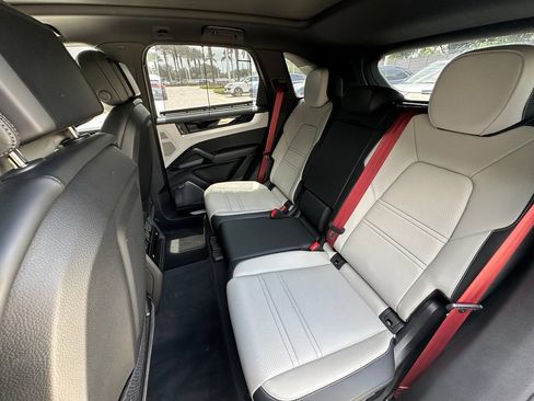 Certified 2026 Porsche Cayenne S AWD/4WD image 38