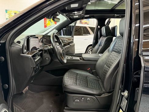 Used 2023 Cadillac Escalade ESV Sport Platinum image 11