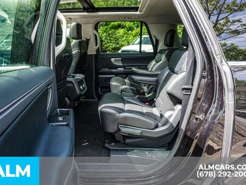Used 2025 Ford Expedition Max Platinum AWD/4WD image 22