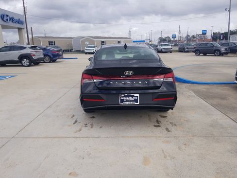 New 2026 Hyundai Elantra Sport image 6