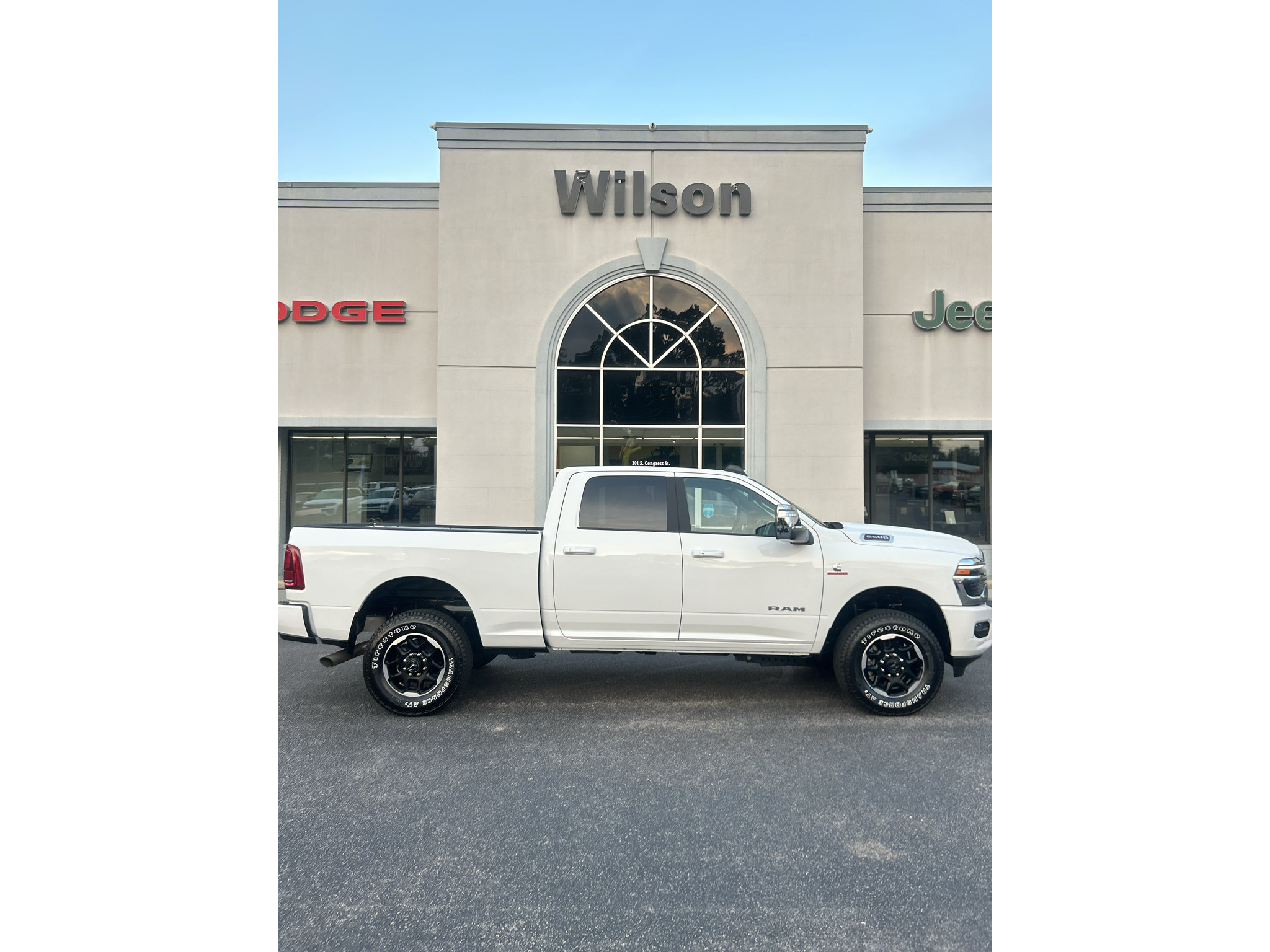 Used 2026 RAM 2500 Laramie AWD/4WD image 1