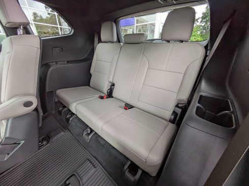 Used 2024 GMC Acadia Elevation w/ Luxury Package FWD image 18