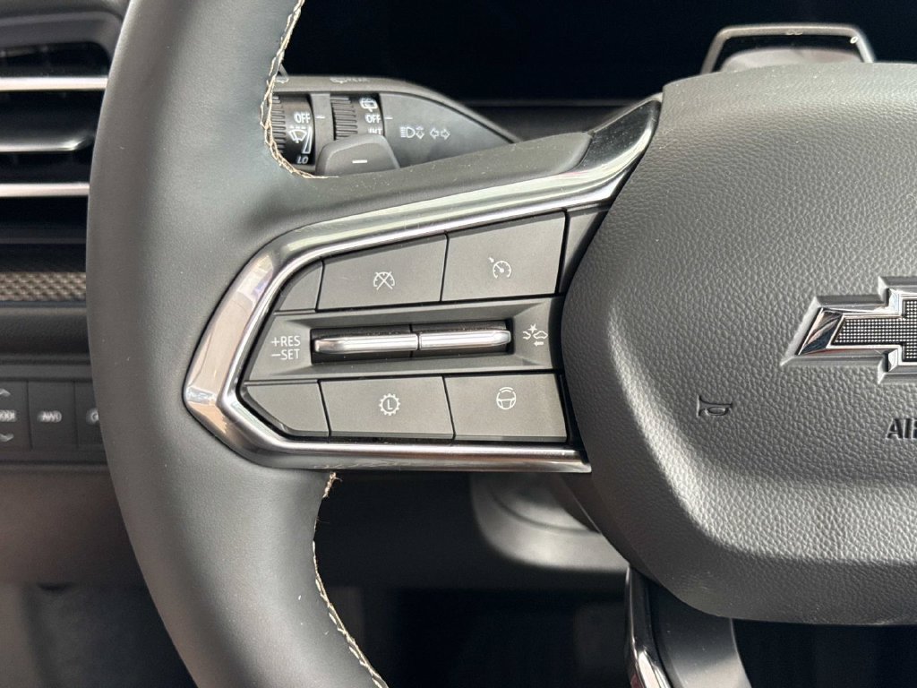 New 2027 Chevrolet Traverse Z71 w/ Enhanced Driving Package AWD/4WD image 9