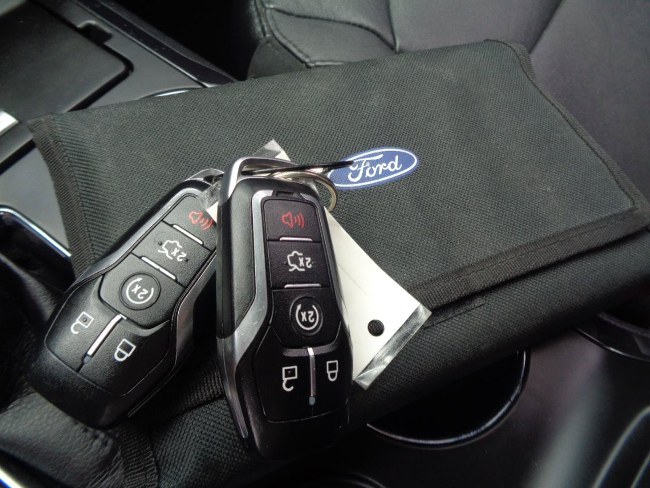 Used 2017 Ford Explorer XLT w/ Equipment Group 202A AWD/4WD image 36