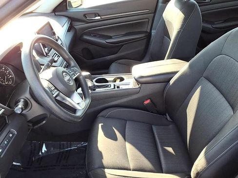Used 2024 Nissan Altima 2.5 SV AWD/4WD image 15