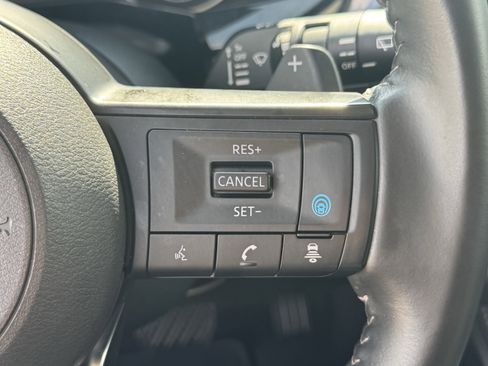 Used 2025 Nissan Pathfinder SV FWD image 24